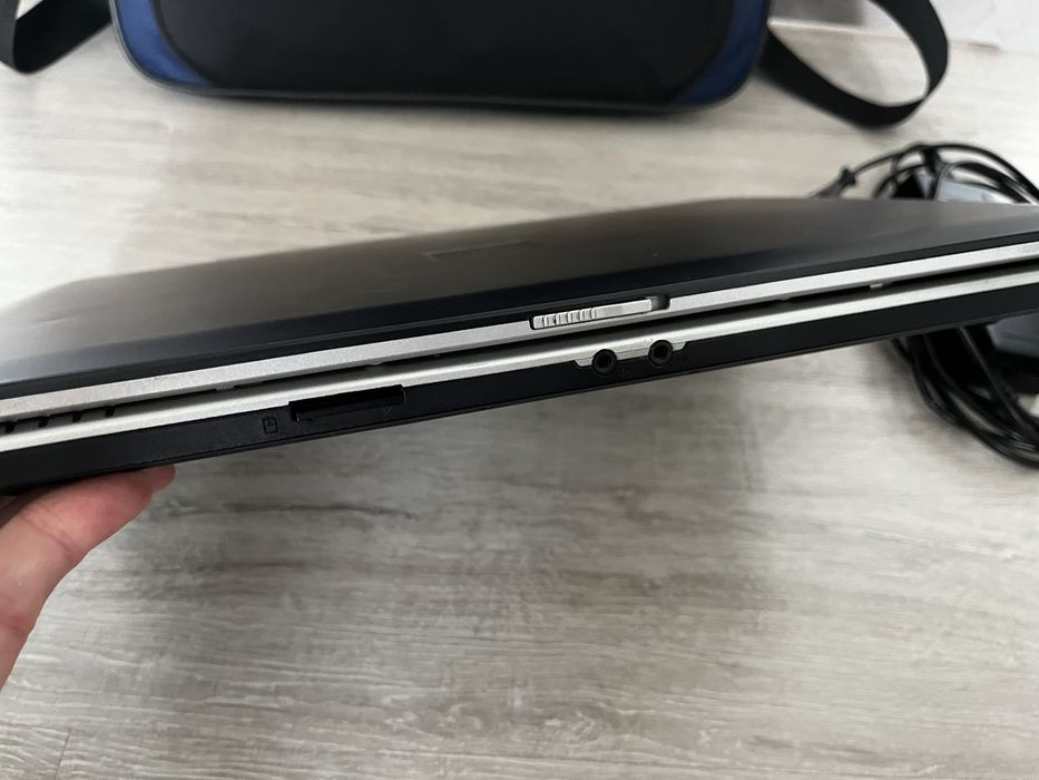 Laptop Fujitsu Siemens Amilo Pro + torba