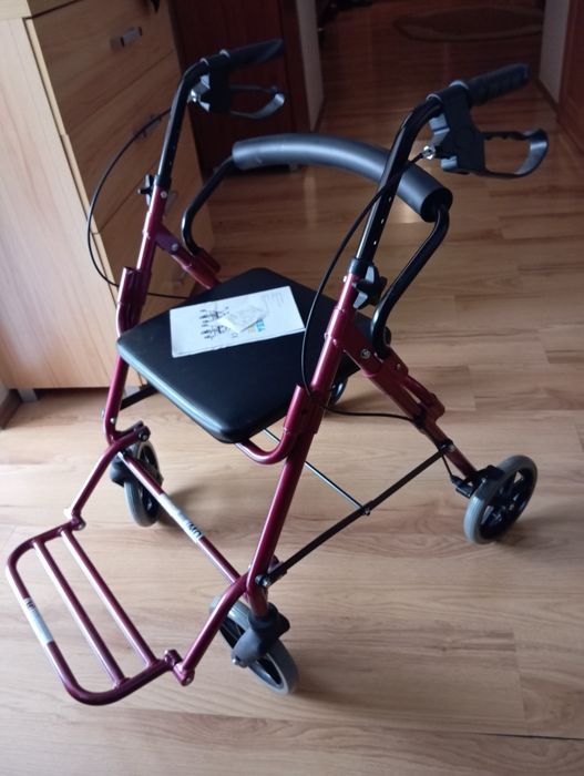 Chodzik rehabilitacyjny 4 kołowy nowy