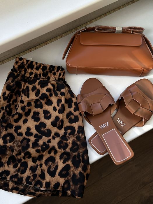 Шльопки Zara, сланці