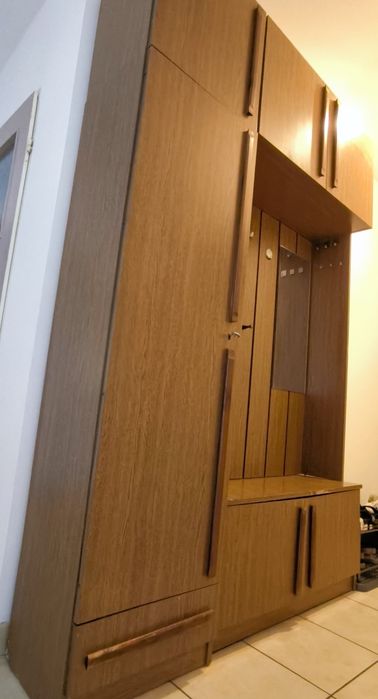 Sprzedam drewnianą garderobę/ meble do przedpokoju