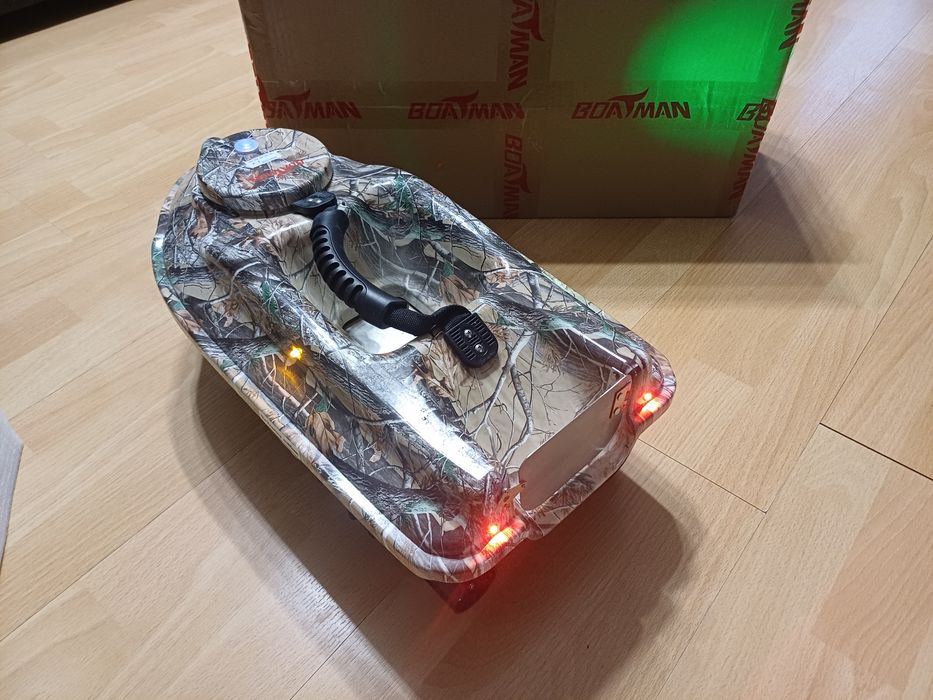Boatman Actor Camo łódka zanętowa GPs