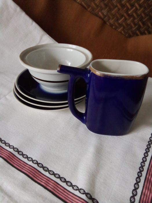 Чашечки,стаканы,остатки посуды