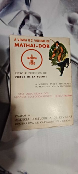 Livro _A Casa do Luto Eterno_ de Silver Kane