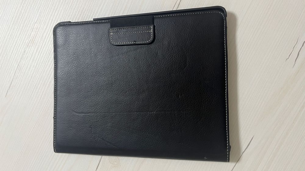 Capa Tablet Preta – com suporte integrado