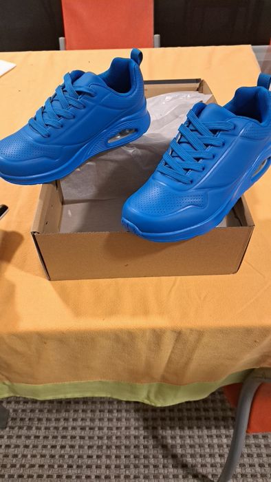 Sapatilhas  senhora novas