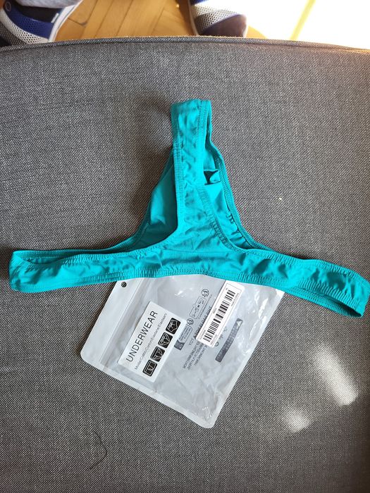 Super wygodne seksi stringi z kieszonką