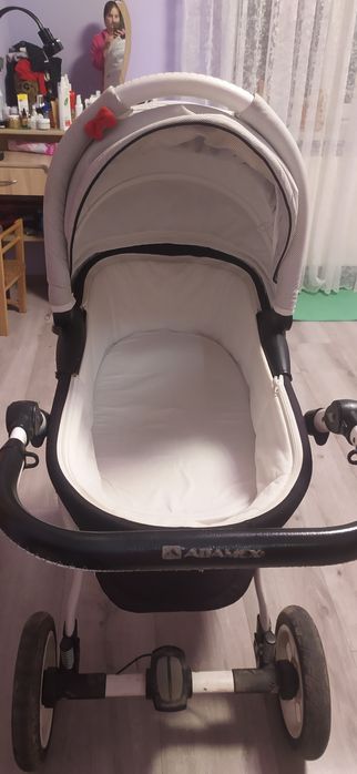 Продам дитячу коляску 3 в одному