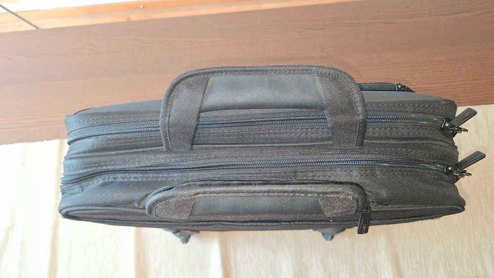 Trolley para laptop de até 18 polegadas