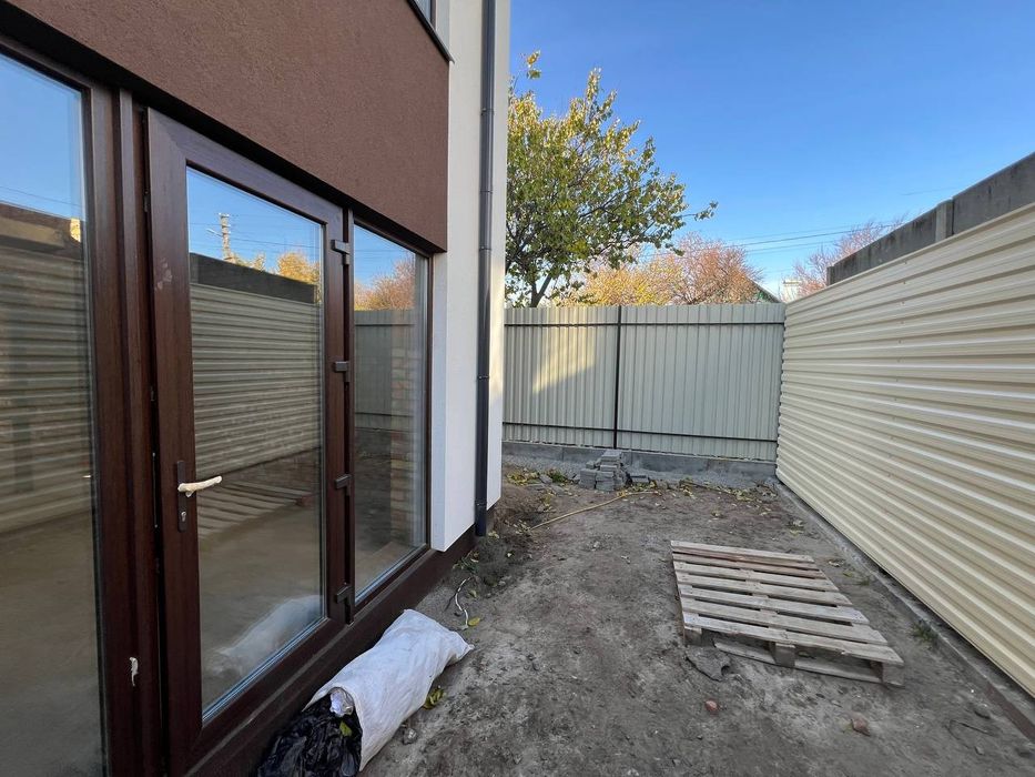 Сучасні таунхауси з газовим опаленням — продаж. Галина