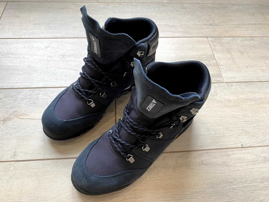 Adidas Terrex — треккинговые / хайкинговые ботинки средней высоты