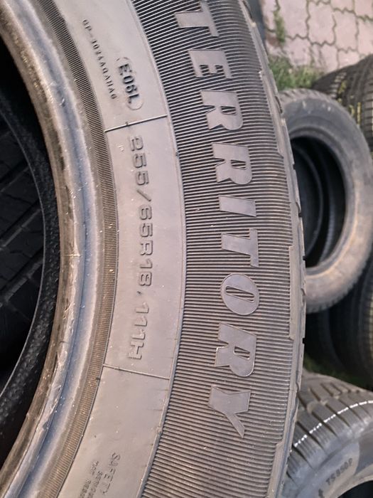 Шини 255/65 R18 майже нові