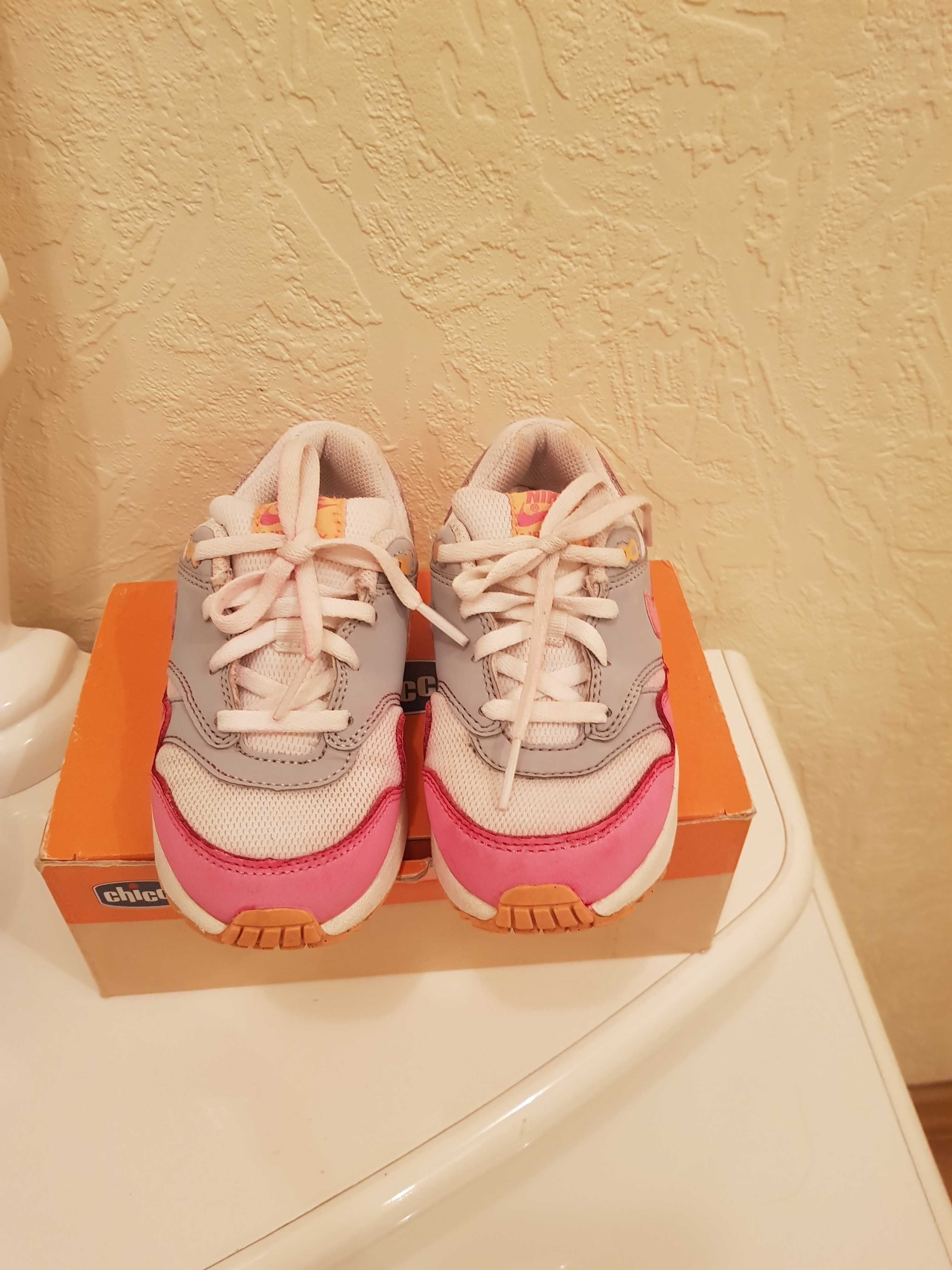 Nike air chico hot sale