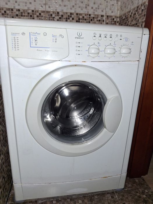 Пральна машина INDESIT