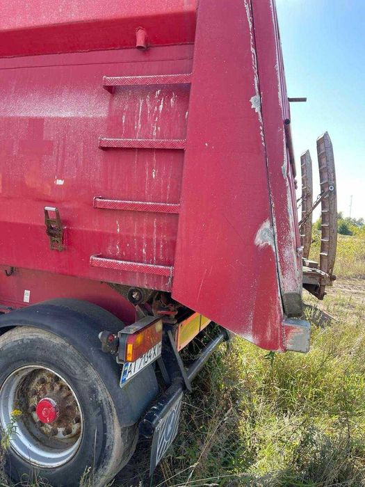 Продам напівпричеп самоскид MOL K85F 2006 року