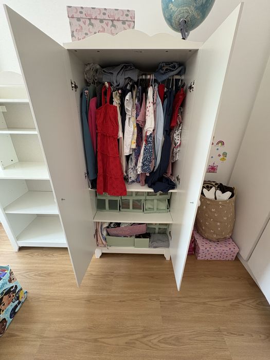 Armário / Roupeiro Infantil Branco – Muito Bom Estado