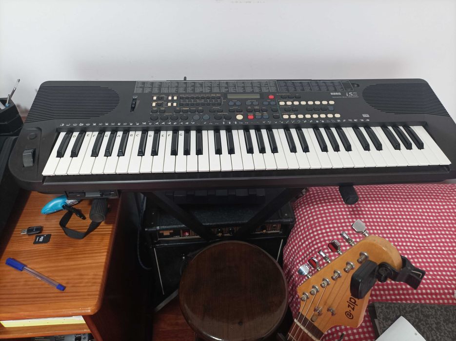 Teclado musical korg I5S