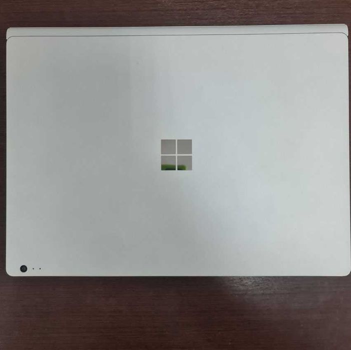 Microsoft Surface Book 2 i7 / 8GB RAM / SSD 250GB / GPU 1GB / 7 godzin pracy na baterii