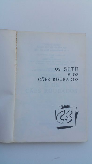 Livro Os sete e os Cães Roubados 1978 Enid Blyton editorial notícias