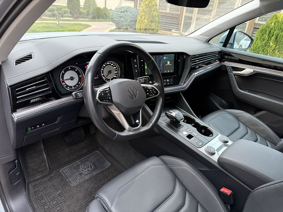 Продам Volkswagen Touareg III