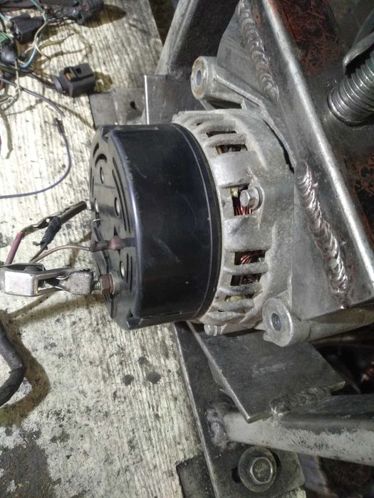 генератор газель волга 406-3701010 14 вольт 110 ам. бу.