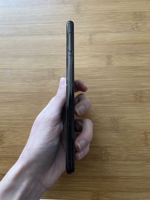 Sony Xperia 5 II 8/256GB Black - флагман з потрійною камерою