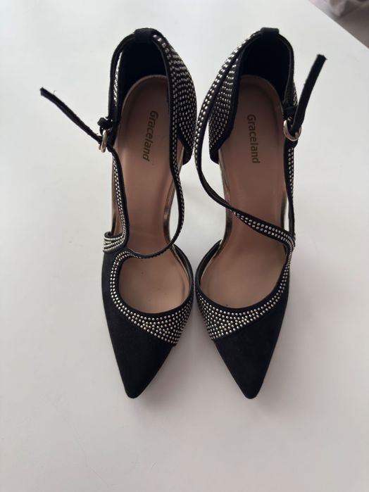 Buty na obcasie