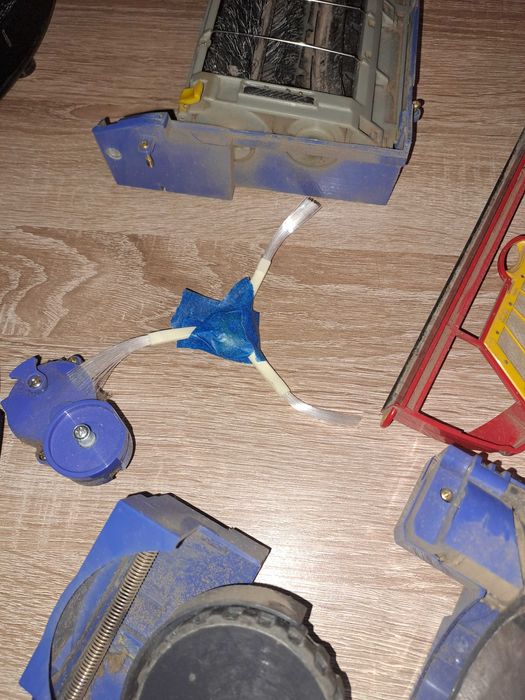 I robot Roomba 555 na części