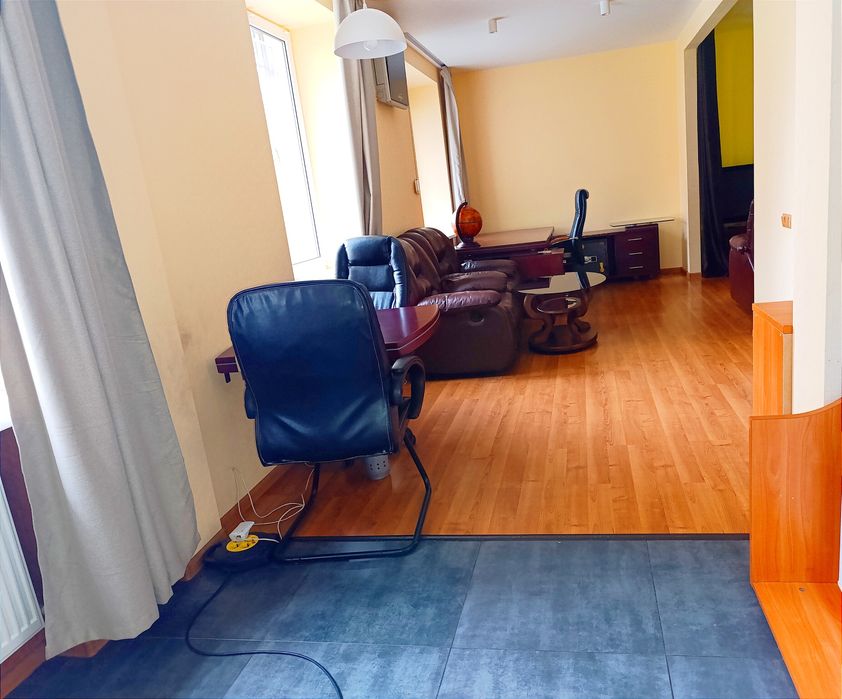 Продам 5.к. Квартиру Центр