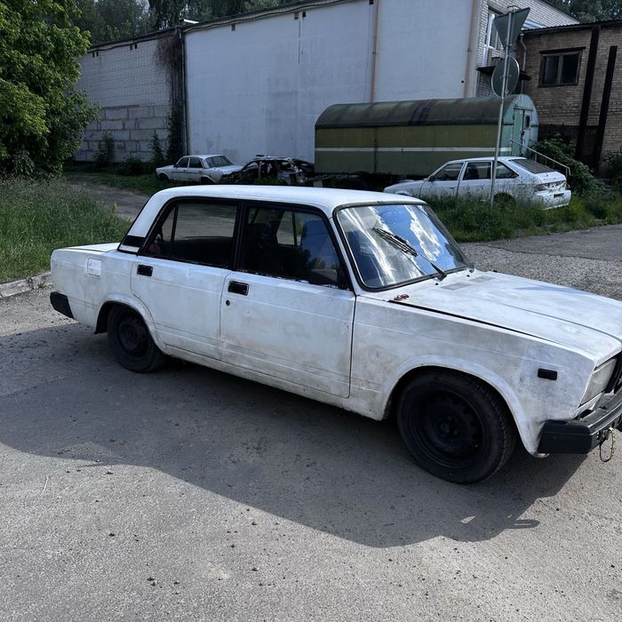 ВАЗ 2107 2002 год 1.5 5 ступка