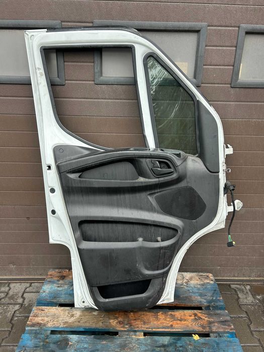 lewe drzwi przednie Iveco Daily 2017r