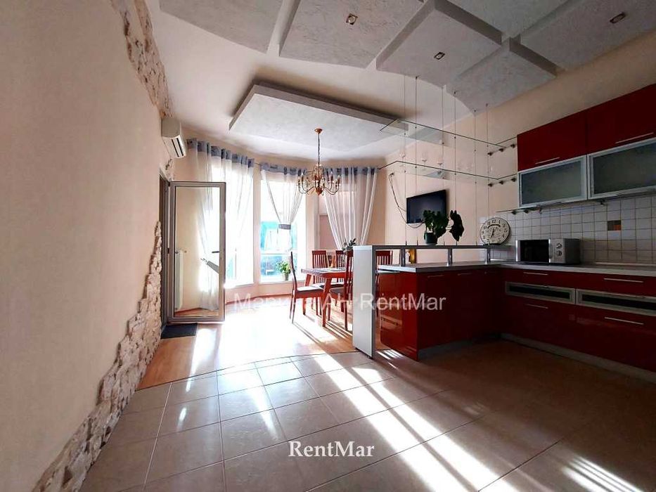 Добротный дом! Жилой подвал! 4 спальни  Б Фонтан Видео