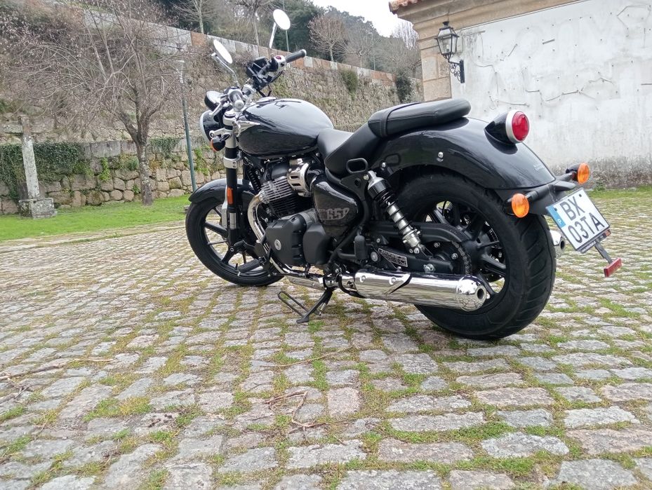 Royal Enfield Super Meteor 650