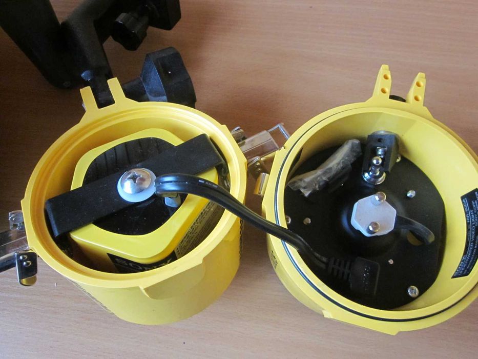 бокс + фонарь SONY Marine Pack для подводной сьемки до 75м