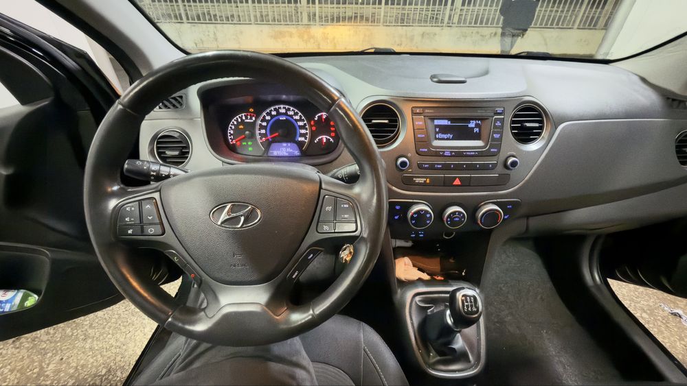 Hyundai i10 1.2 Comfort – 2017 – Full Extras – Excelente Estado