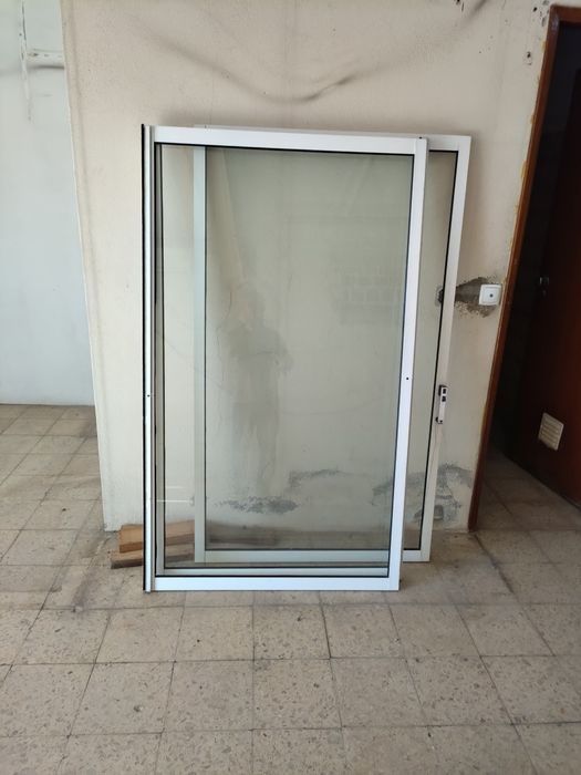 Portas vidro com aro de correr