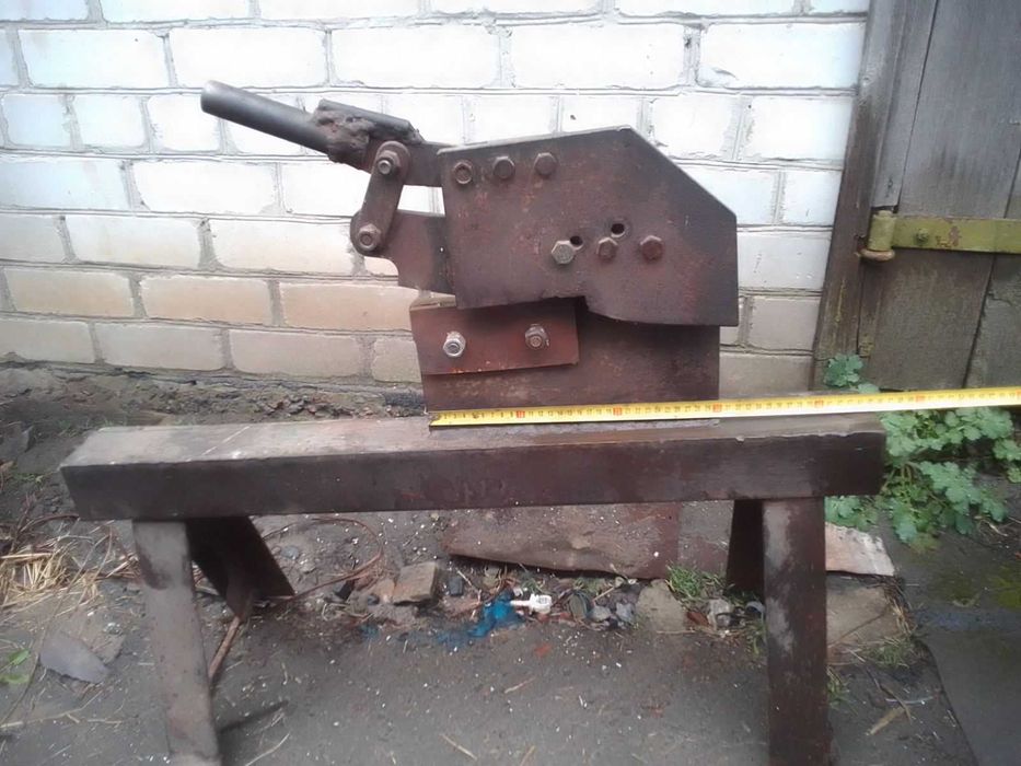 Великі ножиці по металу