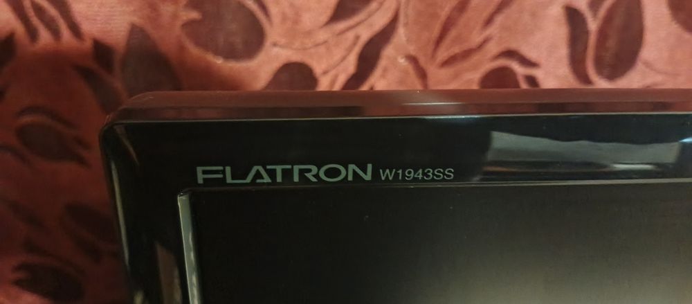 Монитор LG Flatron W1943SS 19" — Отличное состояние