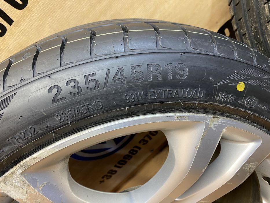 Диски R-Line  з новими літніми шинами 235/45 R19 5x112 шини титати