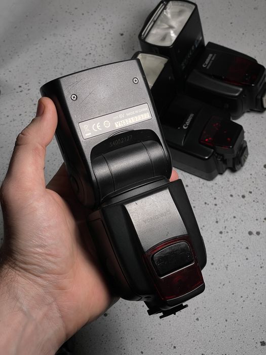 Вживані спалахи Canon 430EX / 550EX / 580EX