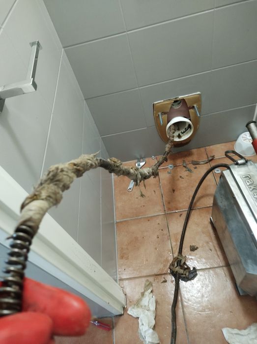 Udrażnianie kanalizacji przepychanie rur  hydraulik wuko kamera