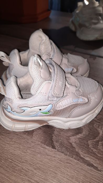 Кросівки для дівчинки