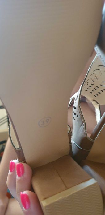 Sandálias de salto castanhas