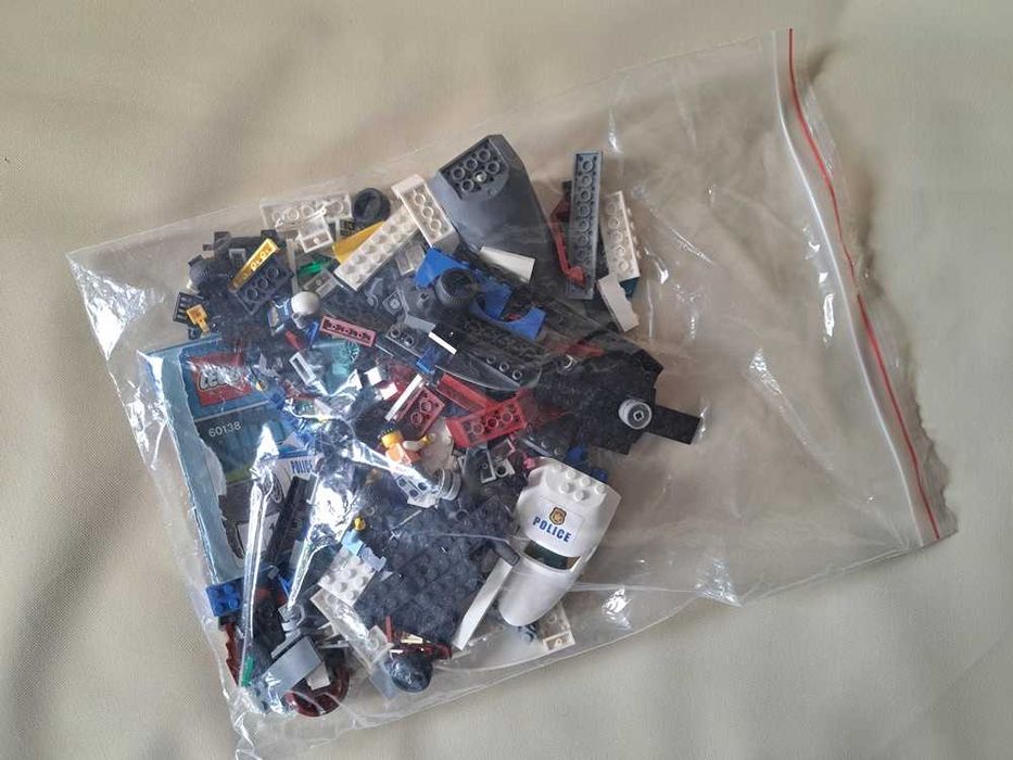 Klocki LEGO CITY 60138 komplet klocków i figurek
