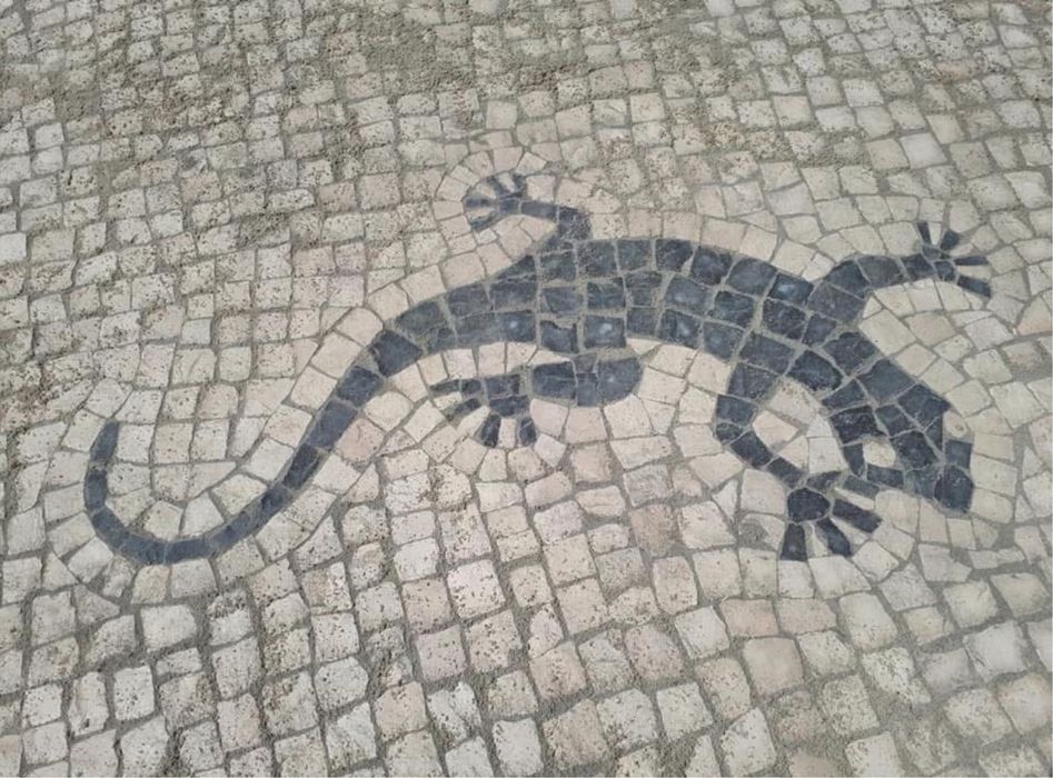 Calcada e blocos pedra