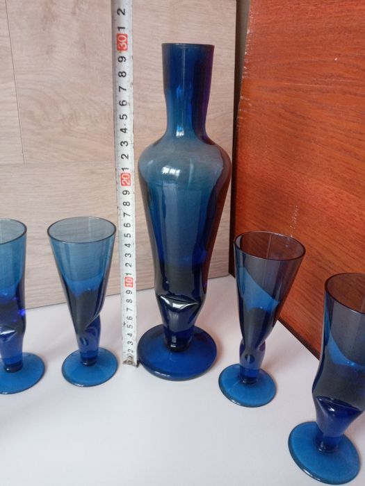 Продам графін стакани