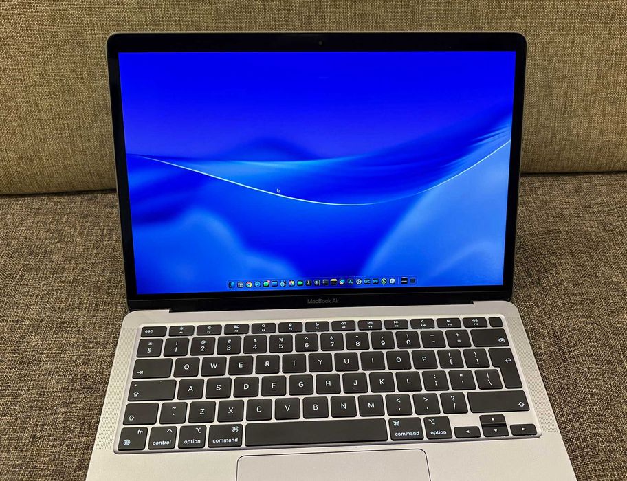 MacBook Air M1 16GB / 256GB