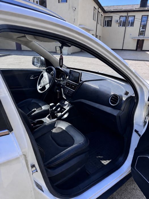 FAW x40 1.6 2020 рік Офіційне авто