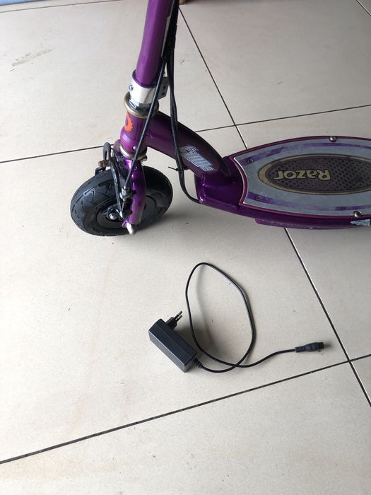 Hulajnoga elektryczna Razor 100s