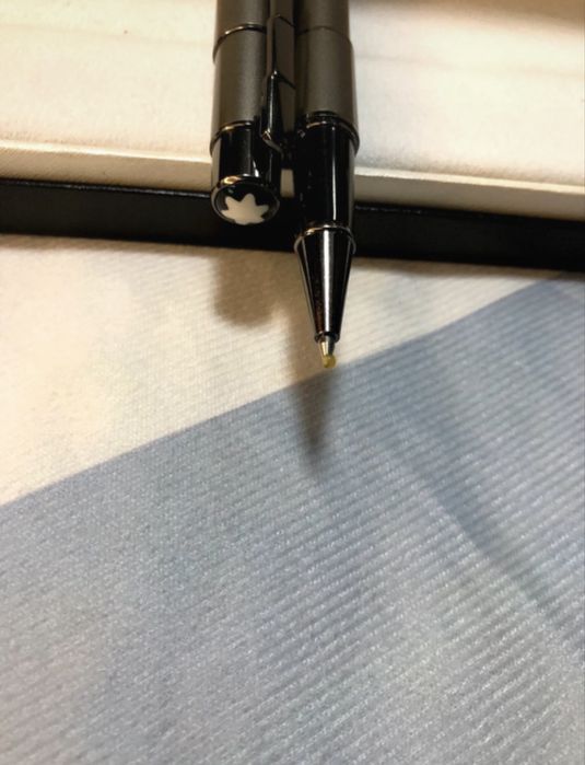 Esferográfica / caneta Montblanc nova