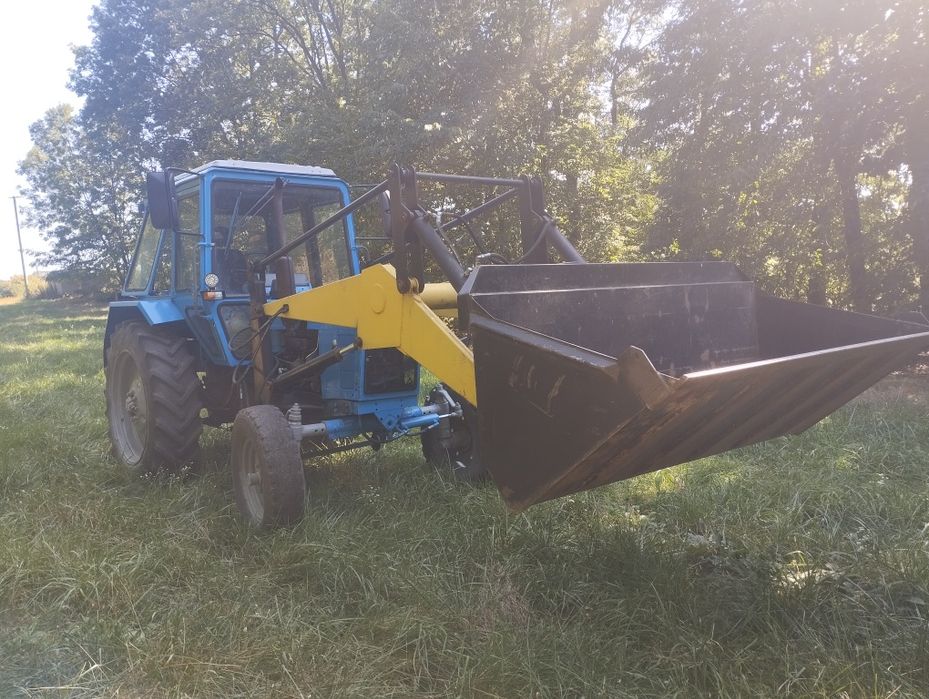 Трактор МТЗ 80 з навантажувачем